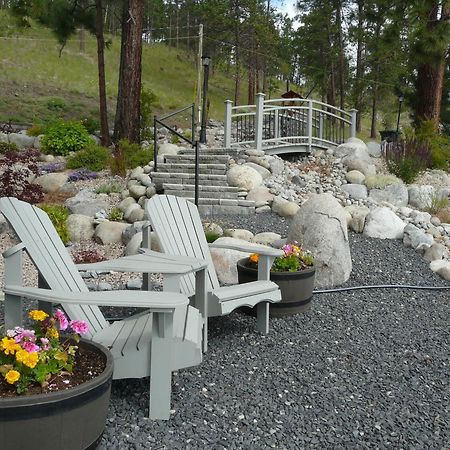 Heartstone B&B Peachland Exterior photo