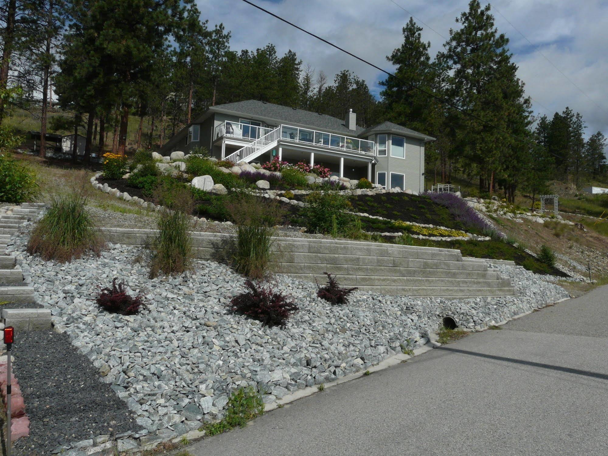 Heartstone B&B Peachland Exterior photo