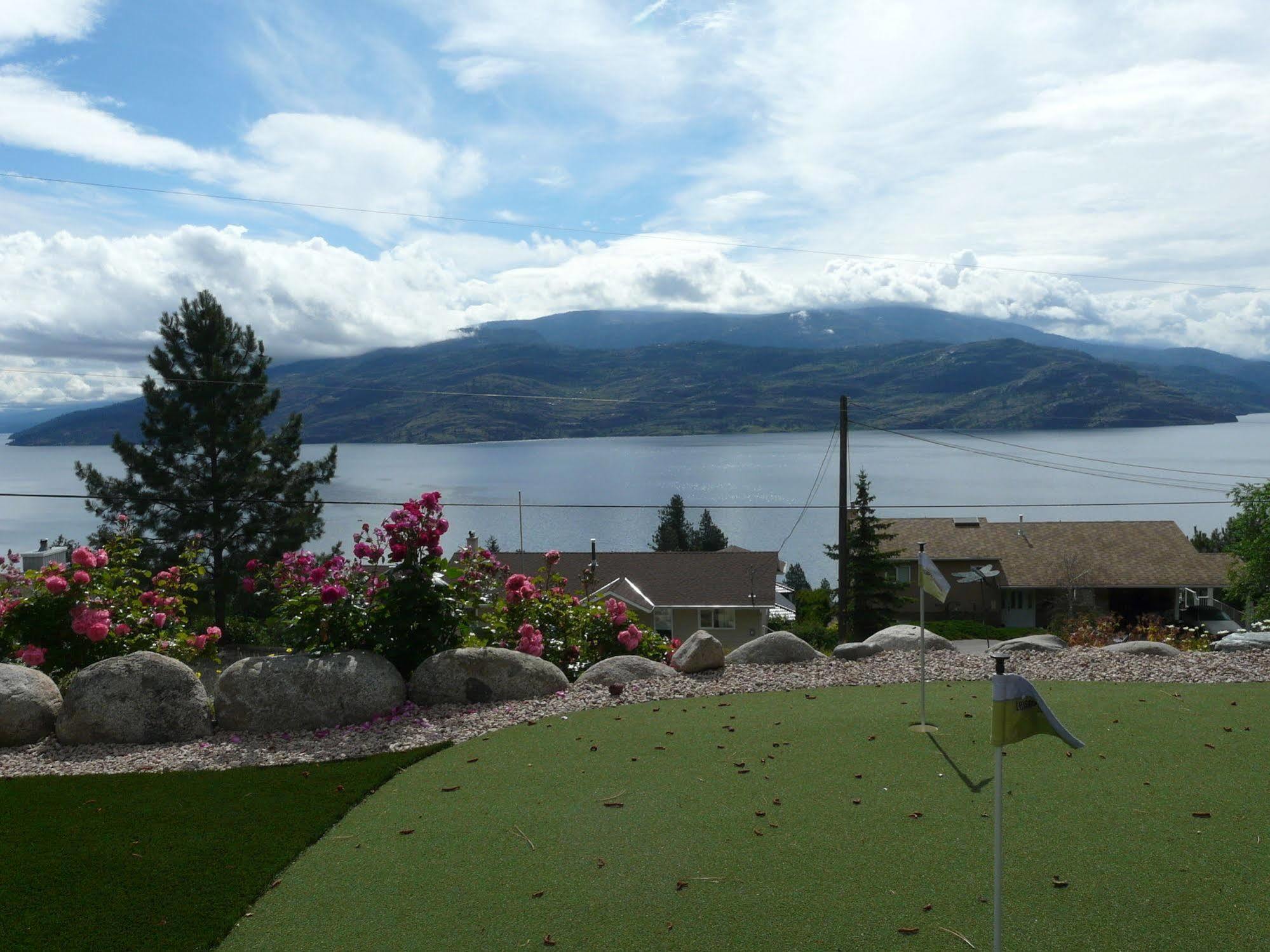 Heartstone B&B Peachland Exterior photo