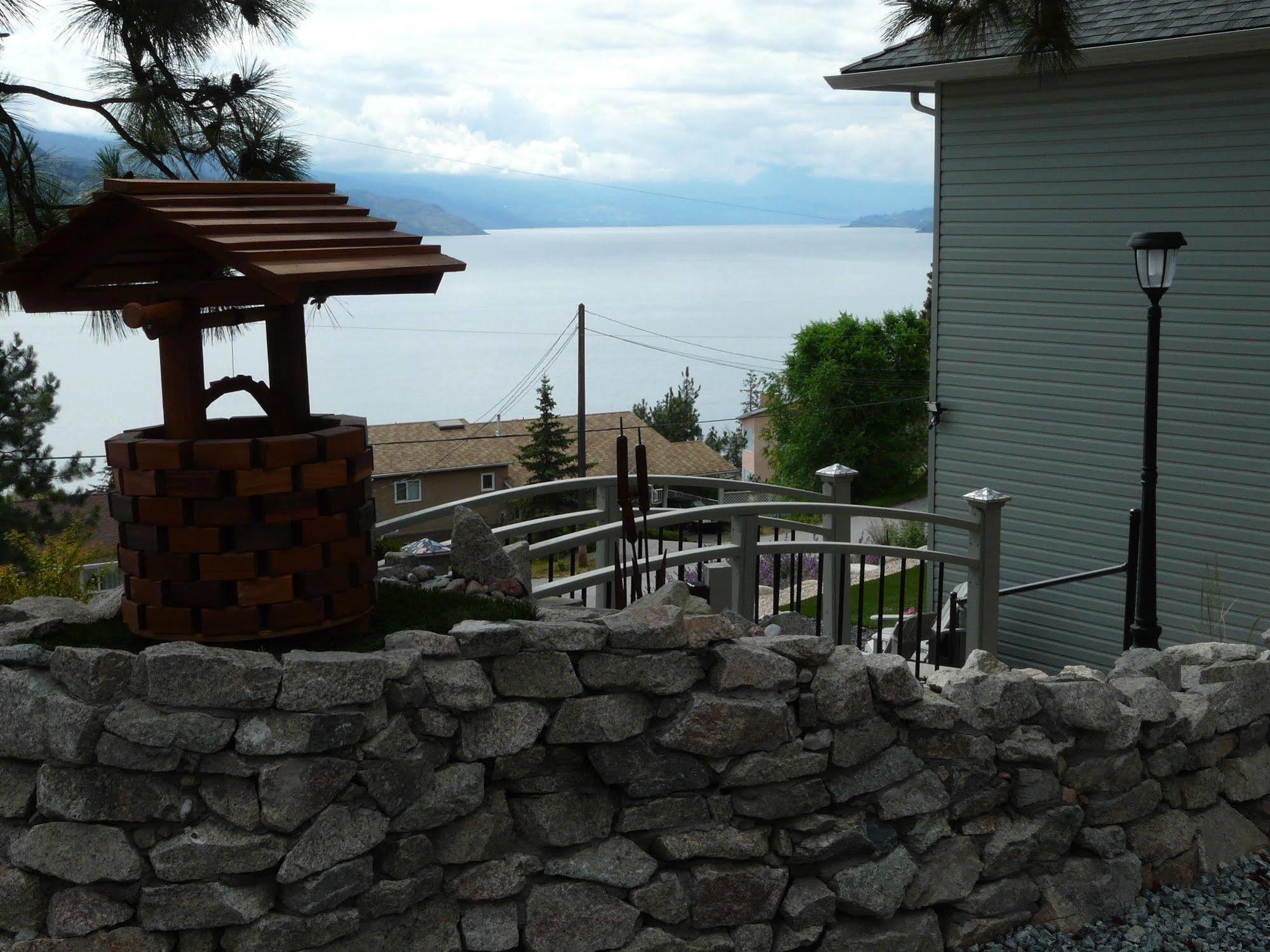 Heartstone B&B Peachland Exterior photo