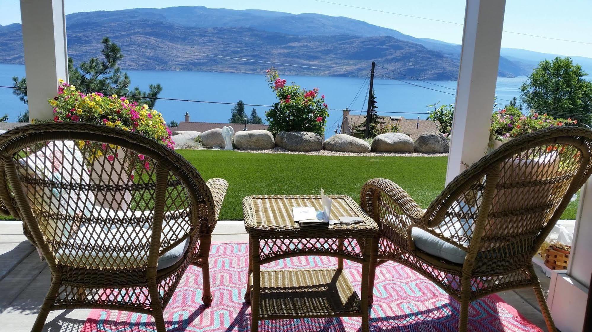 Heartstone B&B Peachland Exterior photo