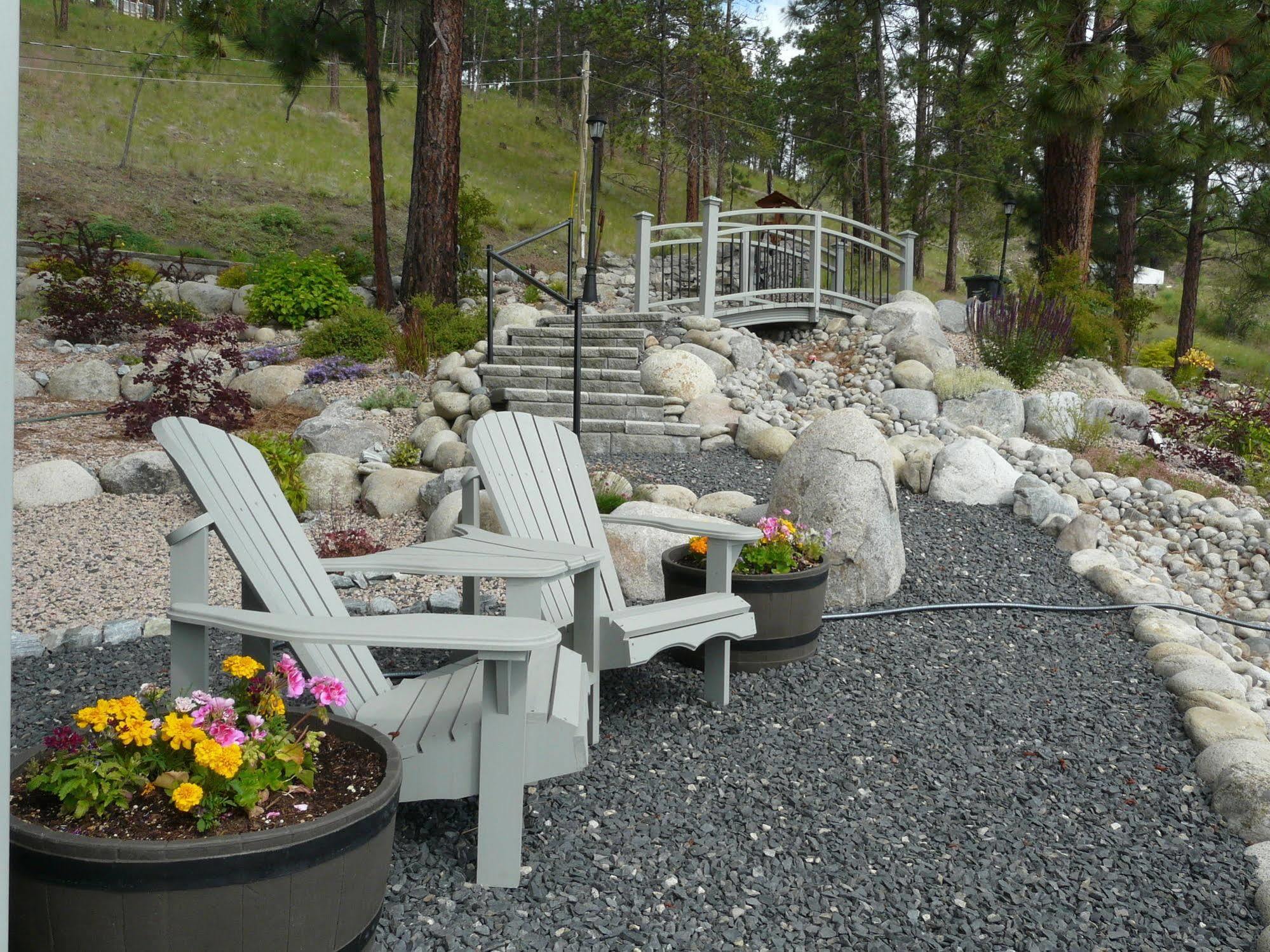 Heartstone B&B Peachland Exterior photo