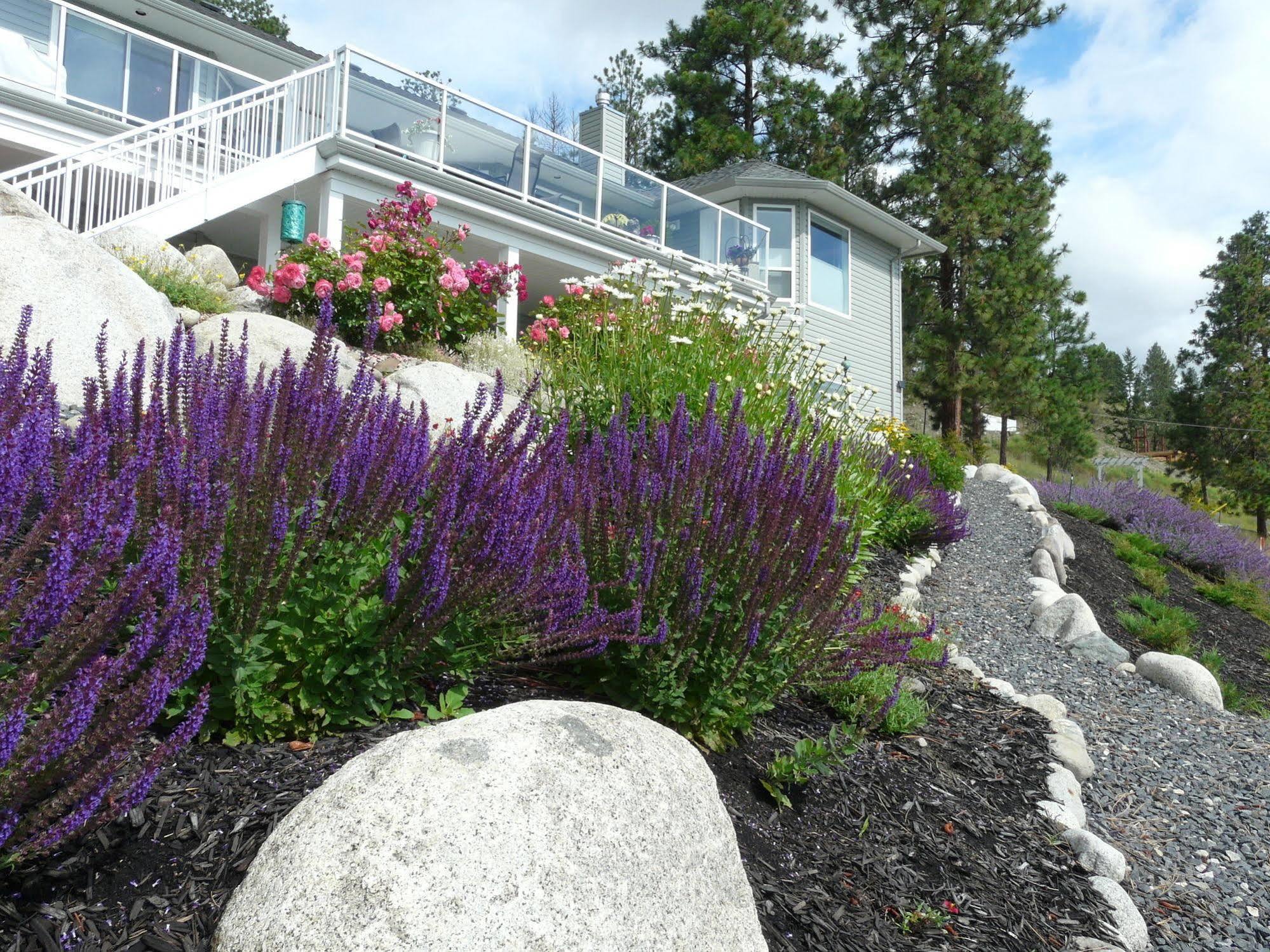 Heartstone B&B Peachland Exterior photo